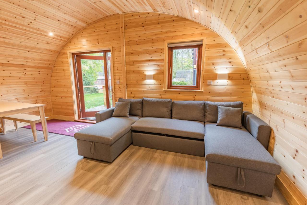 Cosy And Eco-Friendly Cabins Next To 16Th Century Pub Newmarket  Esterno foto