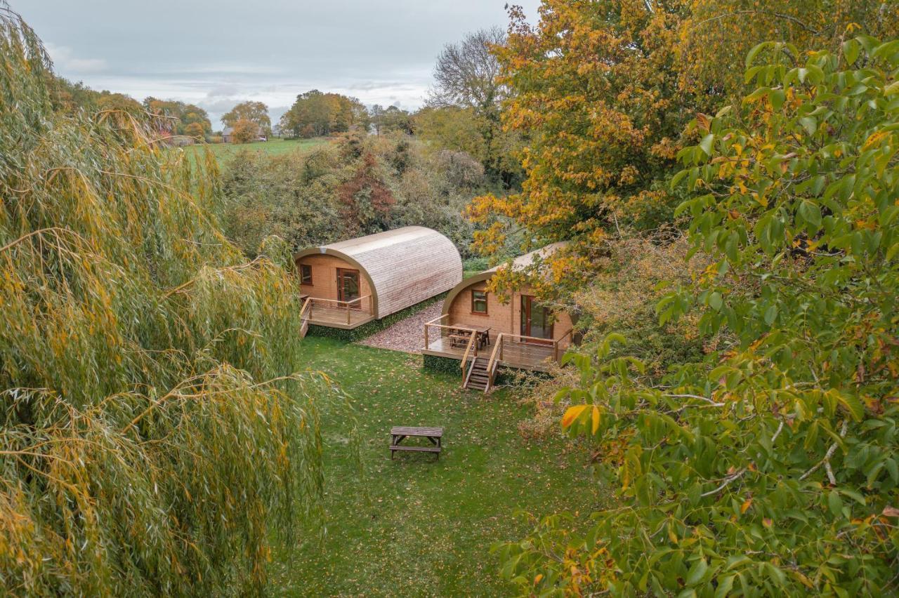 Cosy And Eco-Friendly Cabins Next To 16Th Century Pub Newmarket  Esterno foto