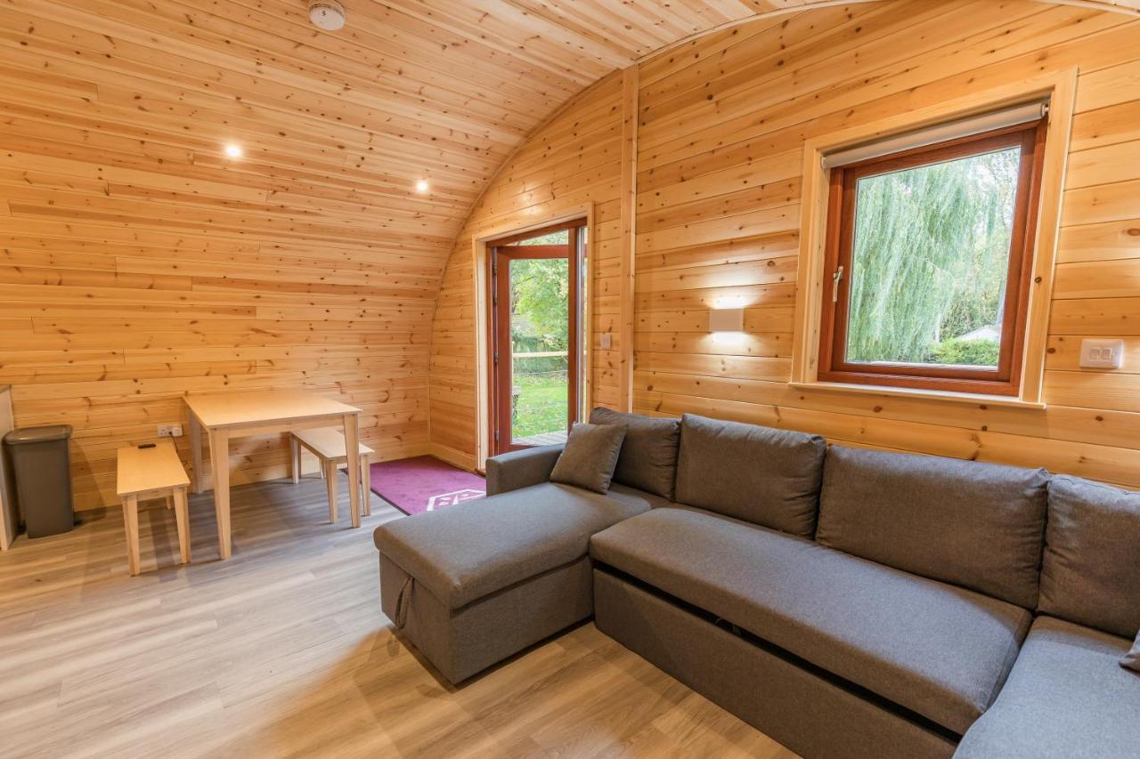 Cosy And Eco-Friendly Cabins Next To 16Th Century Pub Newmarket  Esterno foto