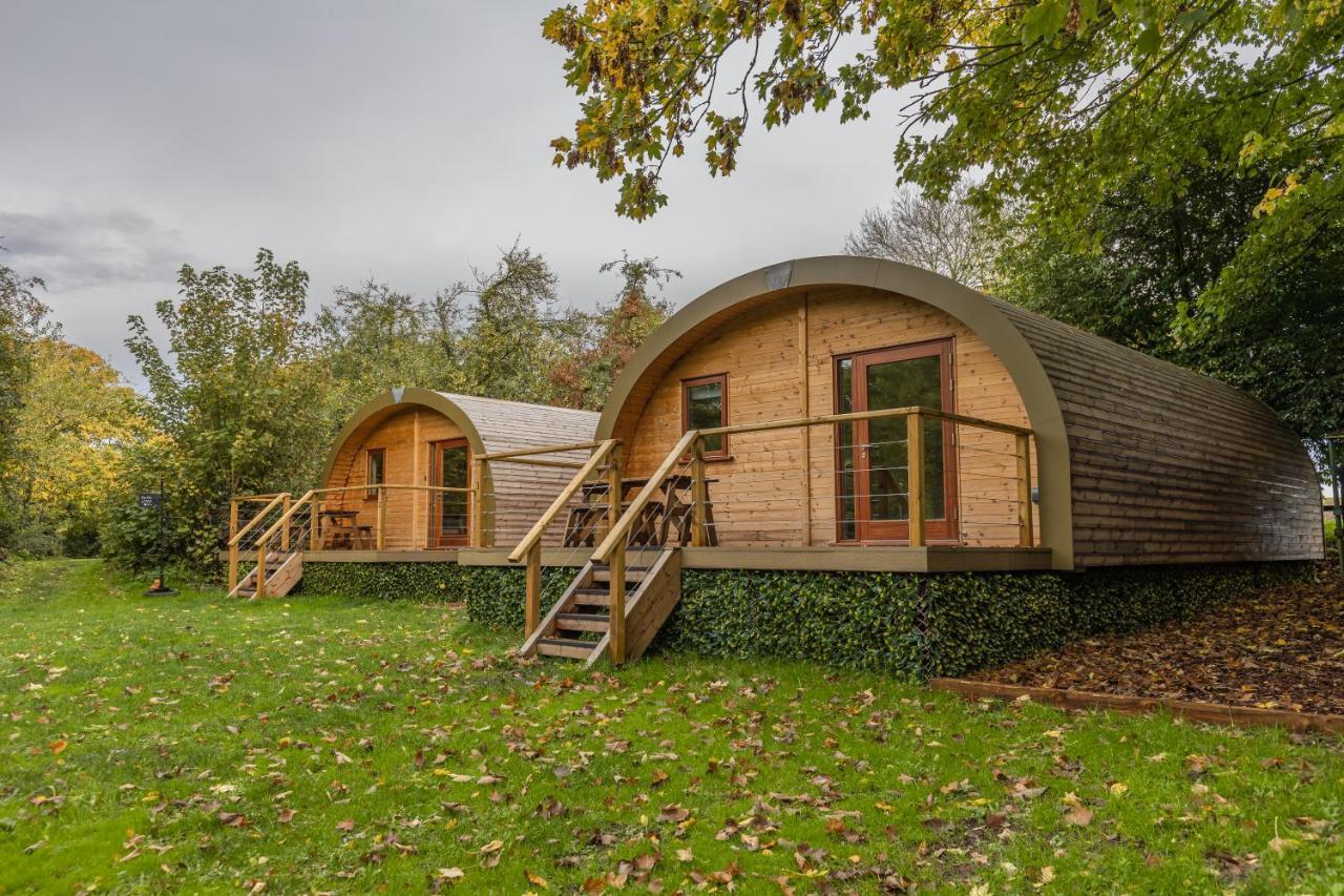 Cosy And Eco-Friendly Cabins Next To 16Th Century Pub Newmarket  Esterno foto